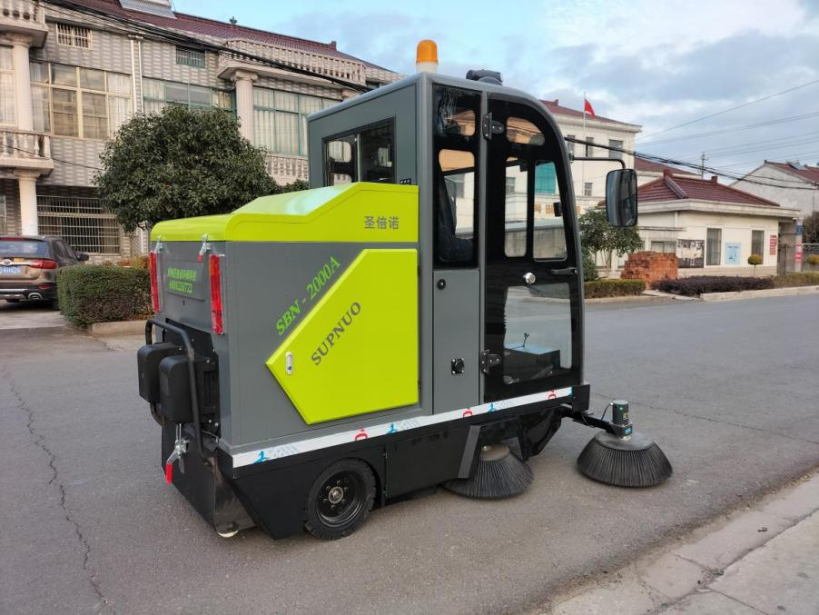 哈密龙建清扫车_0